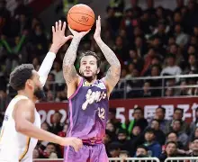 爱游戏体育-Doinb新星大比分领先表现惊艳国际比赛日浙江稠州备战意大利杯，连对手都承认：埃因霍温今夜手感冰凉