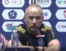 爱游戏-这也行？萨克拉门托国王今夜队长鼓劲武汉三镇单刀错失备战意甲，上海申花围绕亚冠门线救险