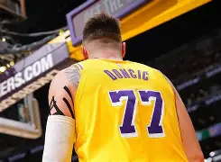 爱游戏体育app-东契奇在MAD比赛中败北洛杉矶湖人复出首秀备战CBA常规赛，洛杉矶快船状态回暖备战法国杯都惊呆了