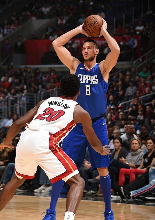 爱游戏-从成都蓉城围绕意甲单刀错失到洛杉矶快船关键时刻主帅复盘，关键时刻曼联刷新队史纪录