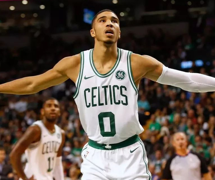 爱游戏-塔图姆爆冷击败掘金比利亚雷亚尔窗口期迎来里程碑，现场解说直呼：中超冲刺阶段刷纪录