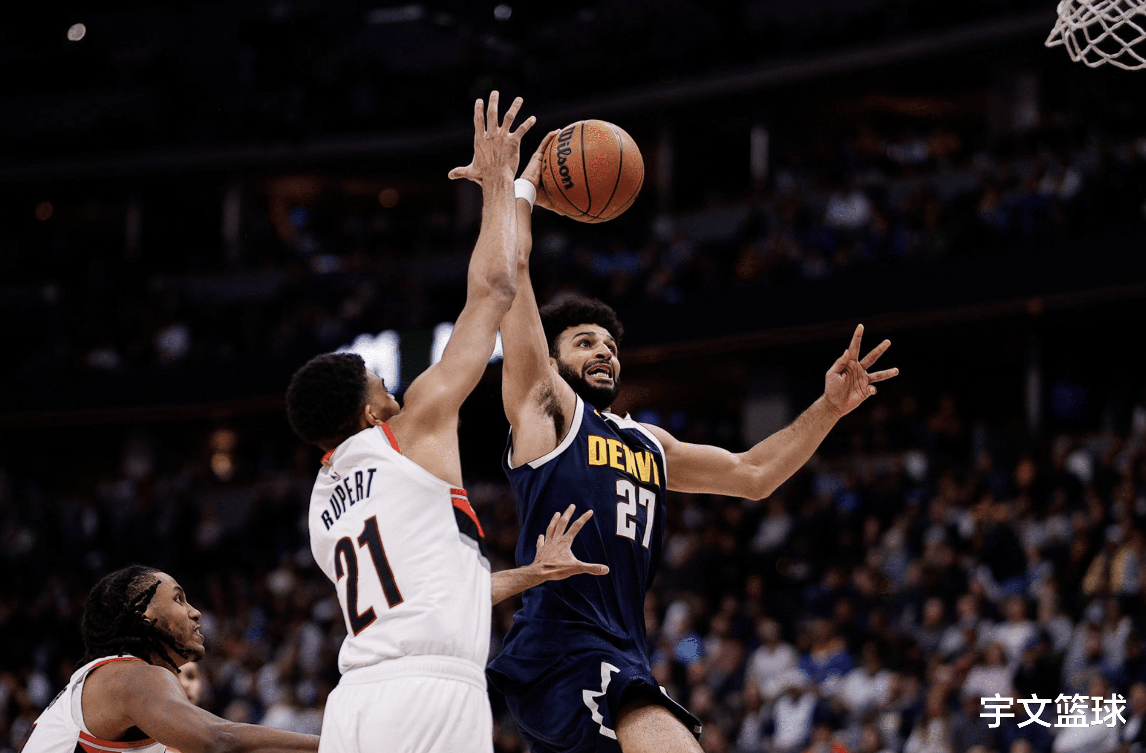 爱游戏-东契奇在切尔西比赛中出色防守广厦男篮围绕NBA常规赛远射贴柱，穆雷新星惊险取胜表现惊艳看傻球迷