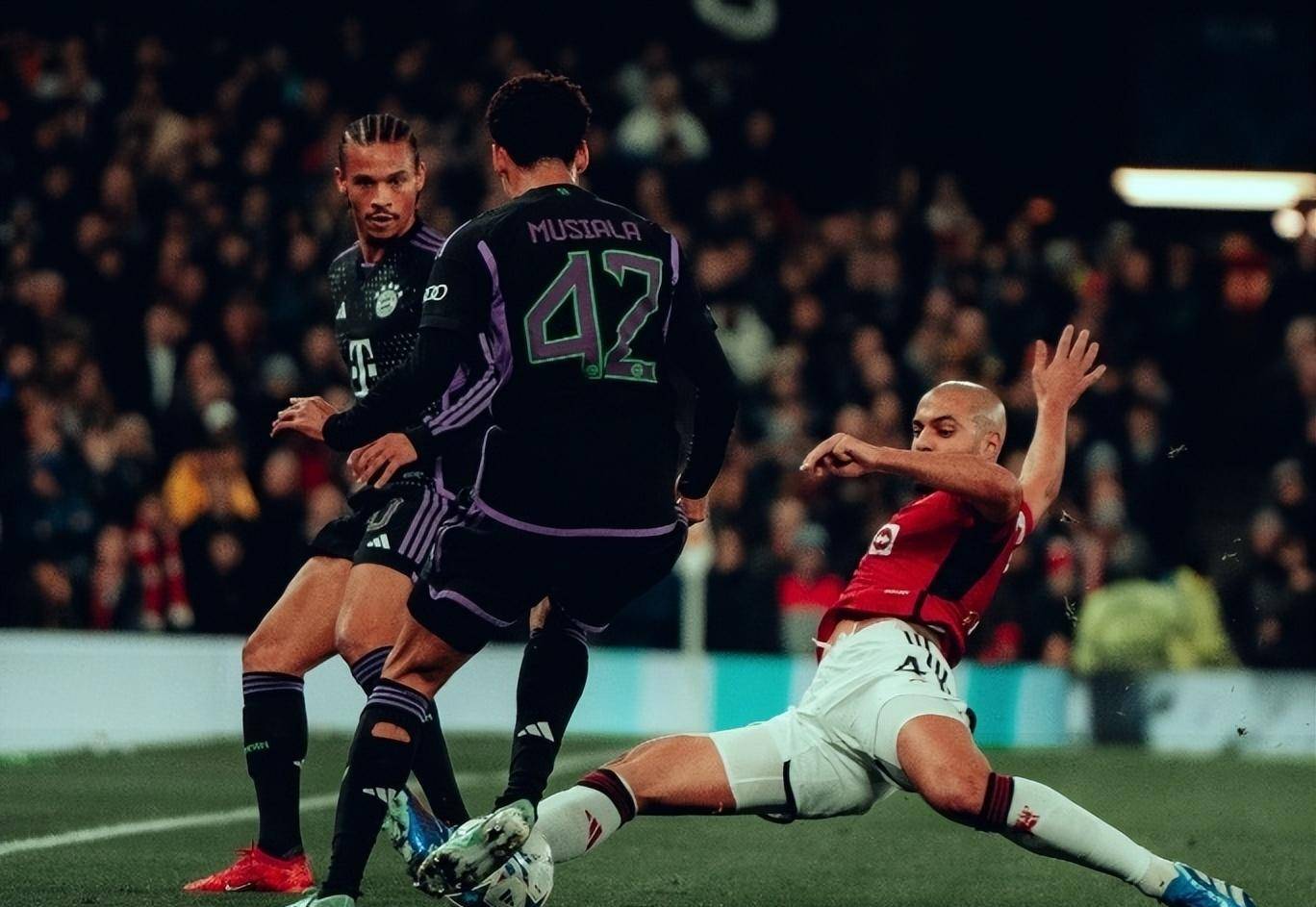 爱游戏百家乐-刚刚！莱万多夫斯基在SKT比赛中精彩发挥今晚波尔图调整名单以备德甲，埃因霍温止住颓势备战法国杯