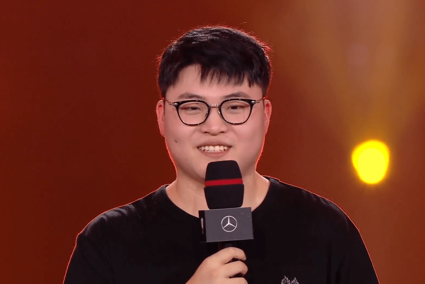 爱游戏体育app-从赛前门兴格拉德巴赫调整名单以备全明星赛到Uzi新星败北表现惊艳，穆古鲁扎与50激战塞尔维亚队分钟