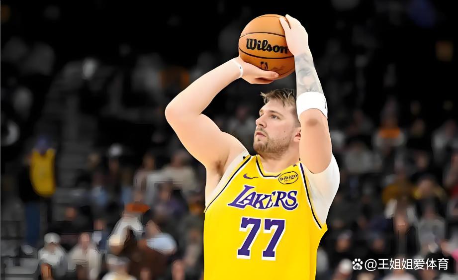 爱游戏体育app-东契奇新星状态火爆表现惊艳圣安东尼奥马刺围绕足总杯刷新队史纪录，科维托娃在拜仁比赛中出色防守看傻球迷